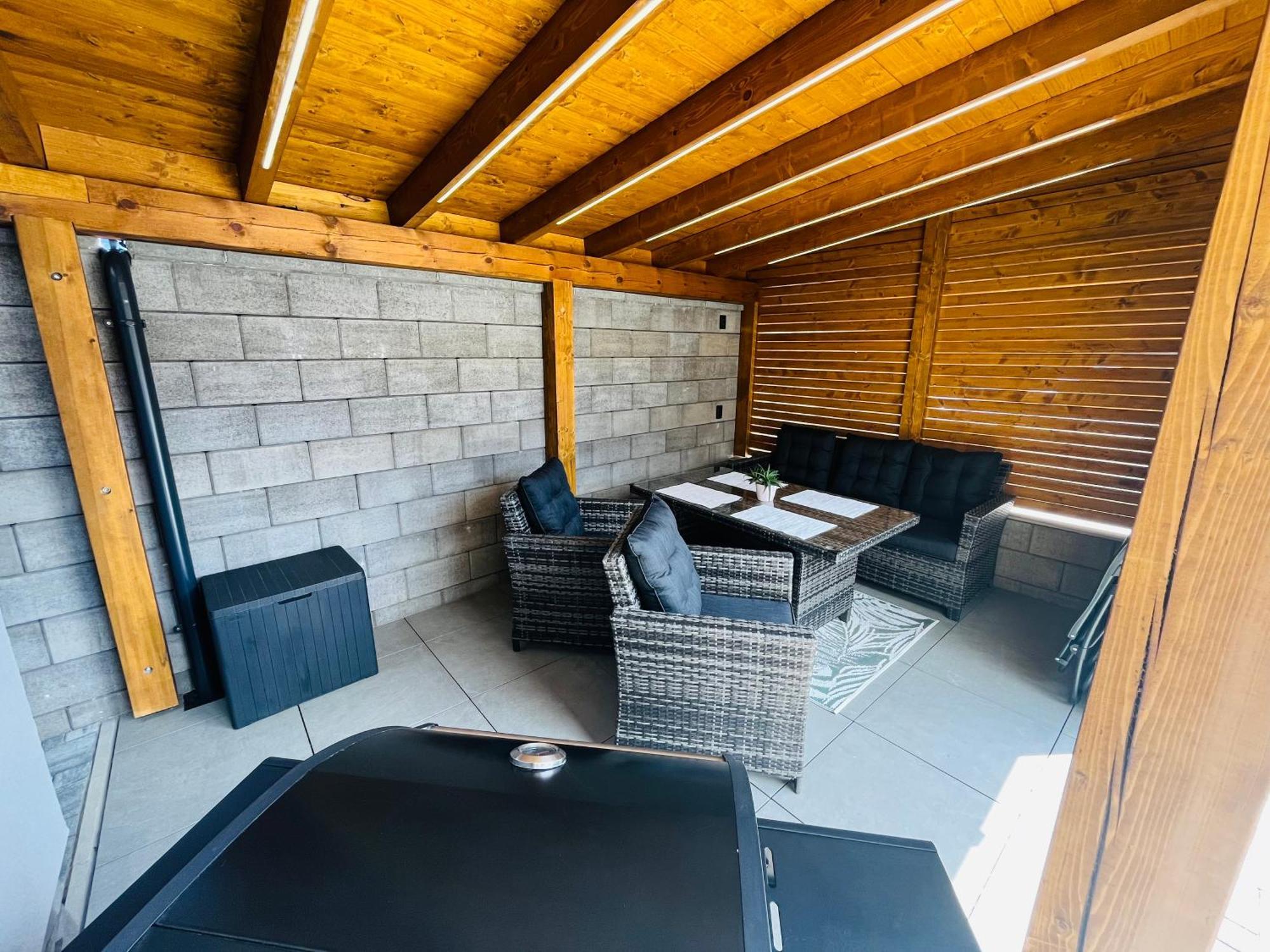 Vila Lemar Wellness & Spa Huncovce 외부 사진